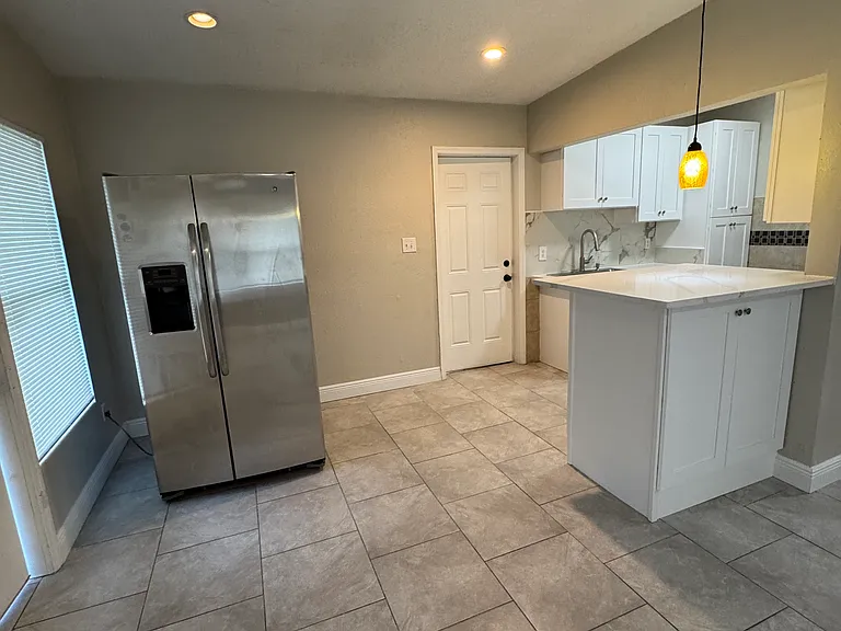 604 E Church Ave — Photo 6