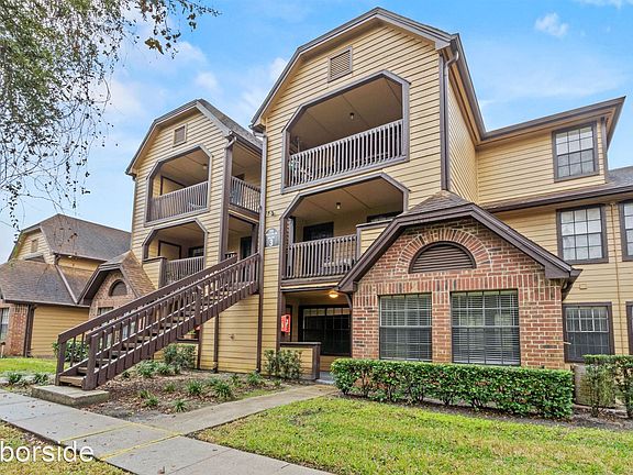 3rd image of 325 Forestway Cir Unit 103