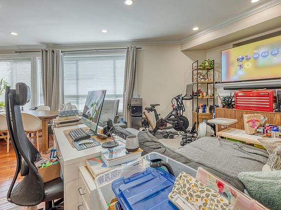 3rd image of 4657 Buxton Ct