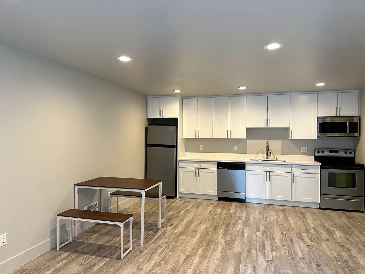 Building Photo - 4731 12th Ave NE #301