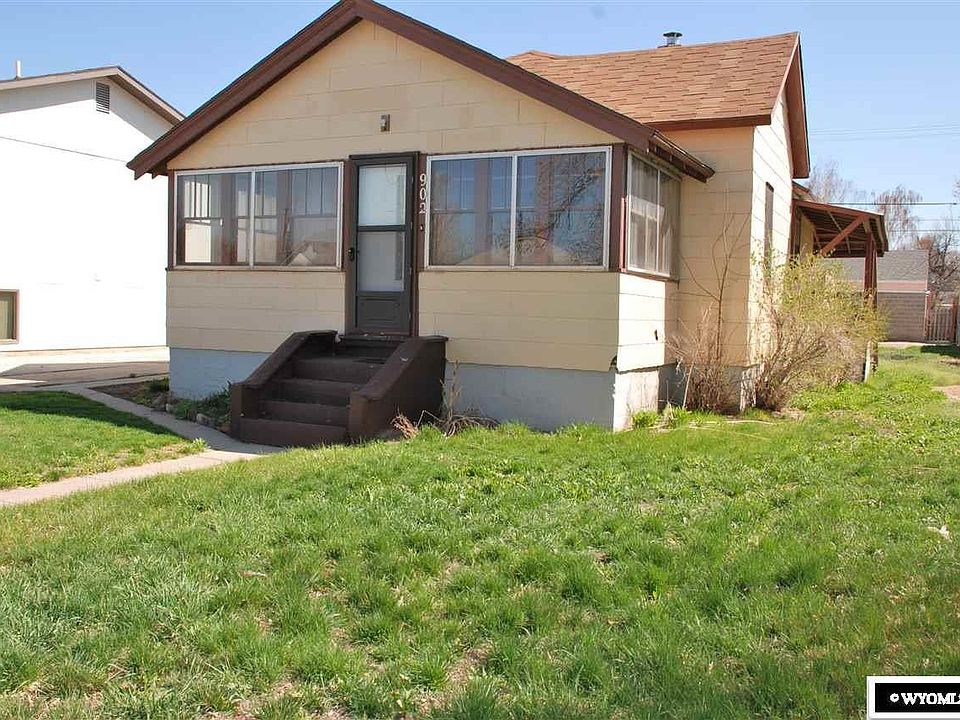 1st image of 902 Coburn Ave