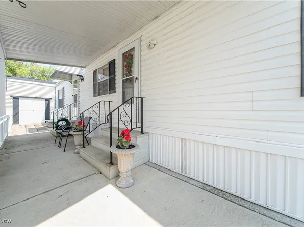 11800 Brookpark Rd Trailer 149, Cleveland, OH 44130