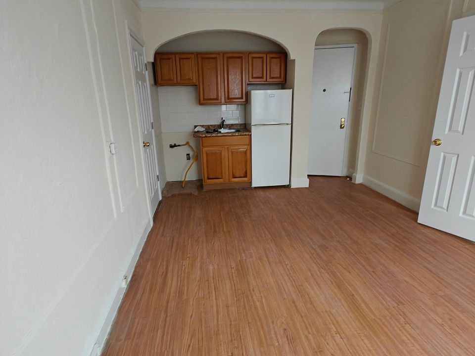 2nd image of 305 95th St APT 203