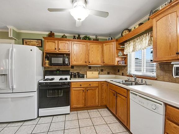 5th image of 2418 Princess Carol Ct