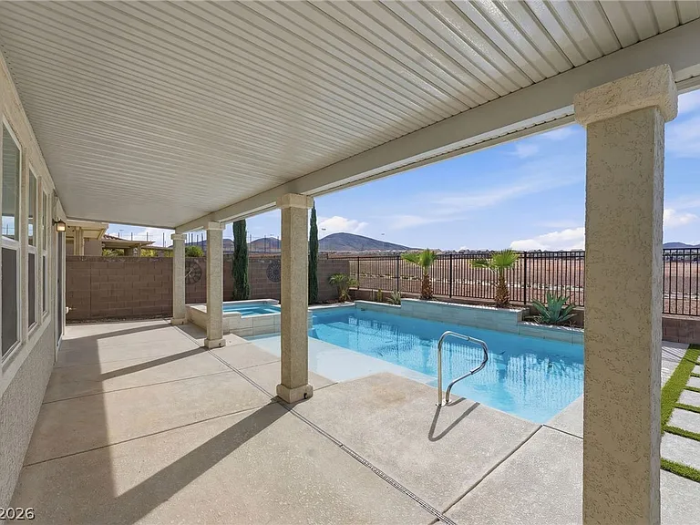 2599 Tolmezzo St — Photo 45