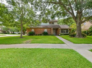 12203 Level Run St, Meadows Place, TX 77477