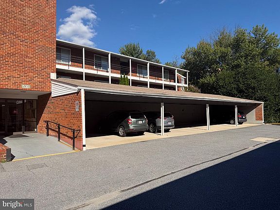 3rd image of 15301 Wallbrook Ct #48-3F