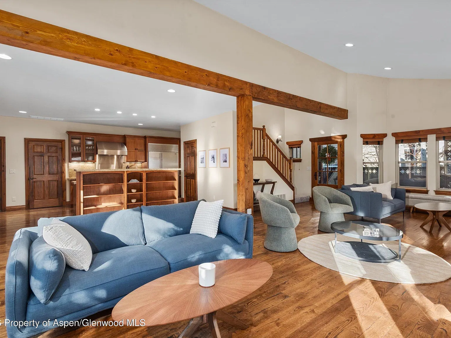 3 bed, 2.5 bath, 2328 sqft, $7,250 — Photo 4