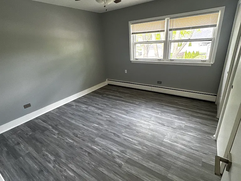 300 W Burlington Ave #4 — Photo 8