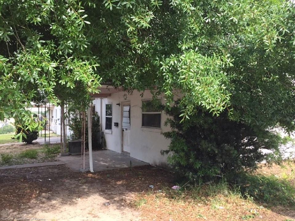 2nd image of 133 N Summit Ave