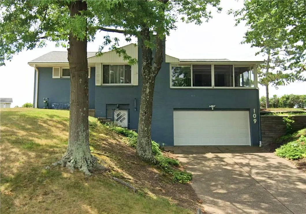 109 Macarthur Rd photo 1