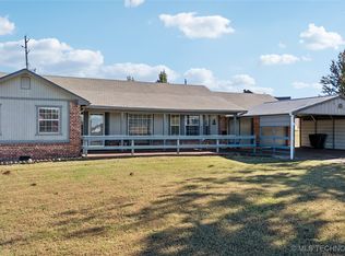 5101 S Spruce Dr, Sand Springs, OK 74063