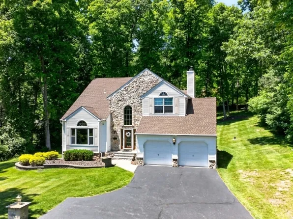 19 Colonial Cir, Vernon Twp., NJ 07418