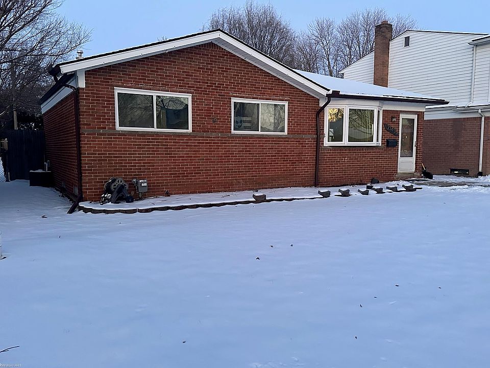 1st image of 23435 Glenbrook St