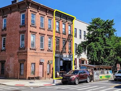 104 Roebling St, Brooklyn, NY, 11211