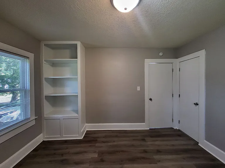 3916 Cambridge St — Photo 15