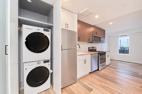 Rented by The KCI Group | media 12