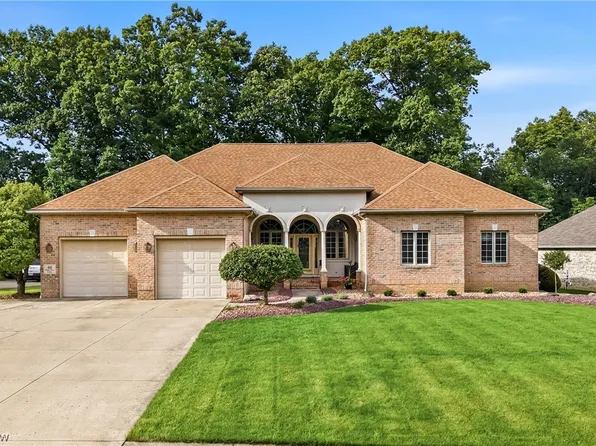 40 White Oak Ct, Canfield, OH 44406