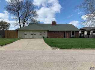 2107 SW Crest Dr, Topeka, KS 66614