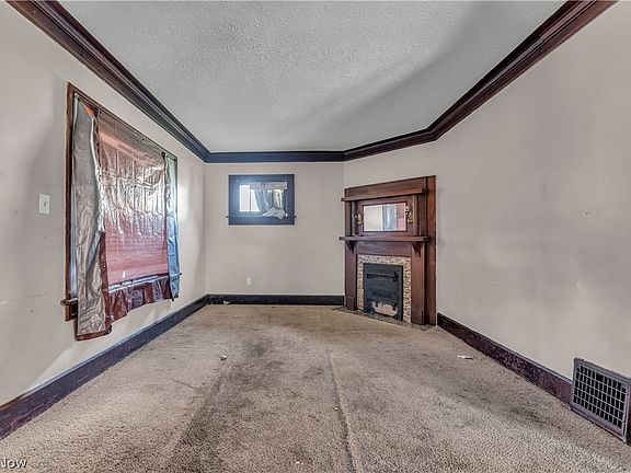 2nd image of 845 Dayton St