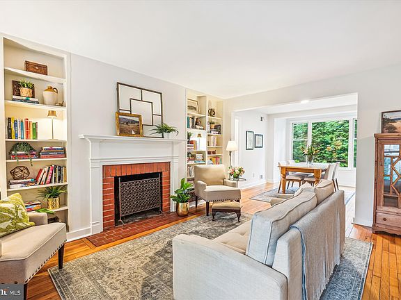 3rd image of 2801 Valley Dr
