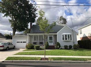 697 3rd St, Secaucus, NJ 07094