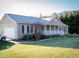 2184 Jay Clarke Rd, Morganton, NC 28655