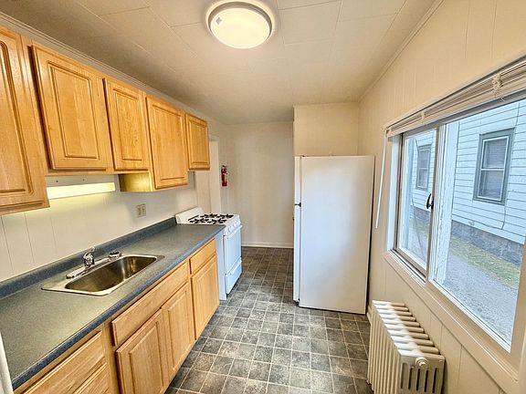 5th image of 36 Clarke St #4