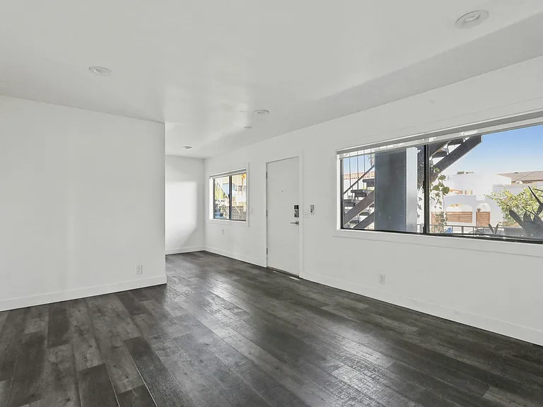 215 N Fickett St #5 — Photo 7