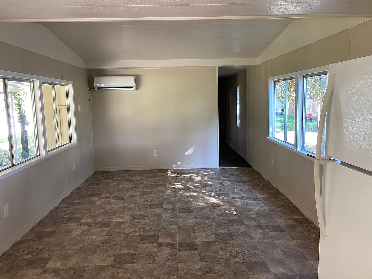Building Photo - 4122 Ernest Dr