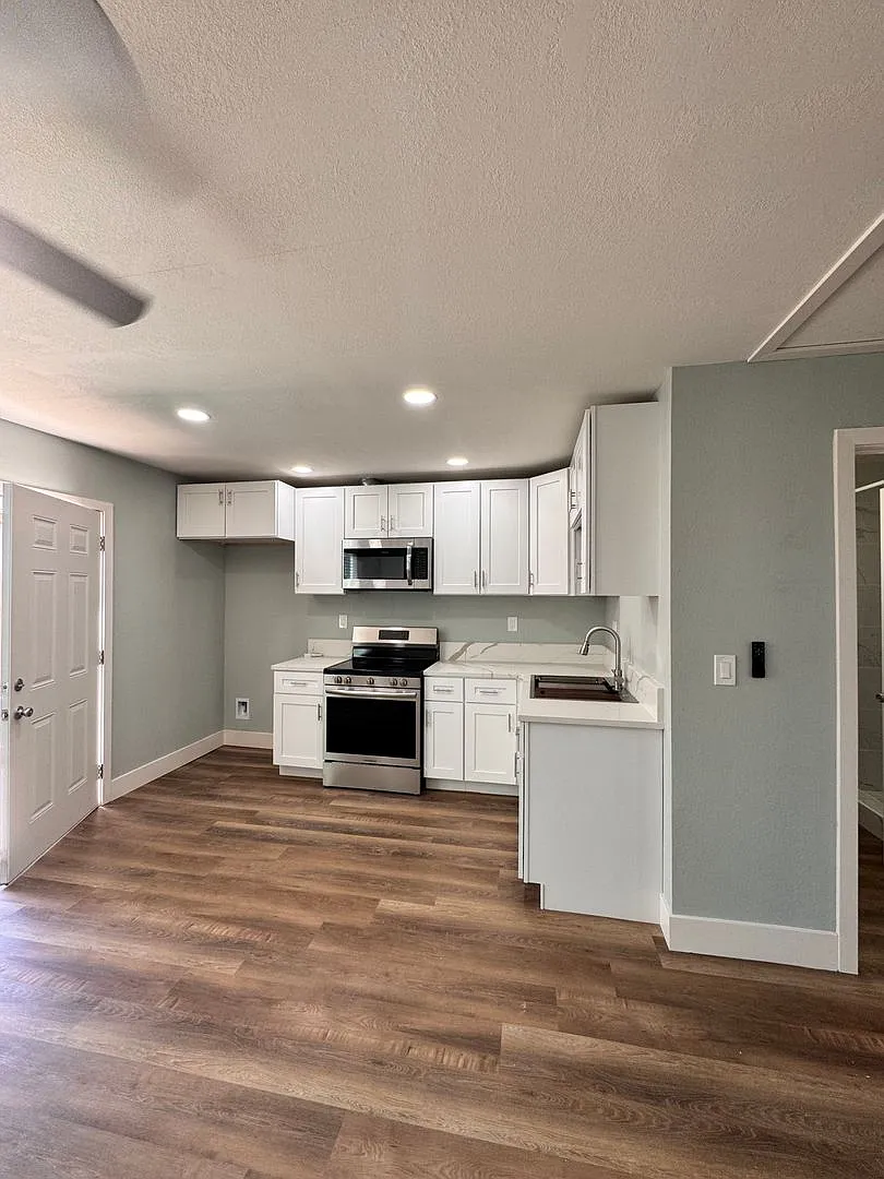 Brand New All Electric Studio ADU Water Included! $1150 Deposit/Rent — Photo 4