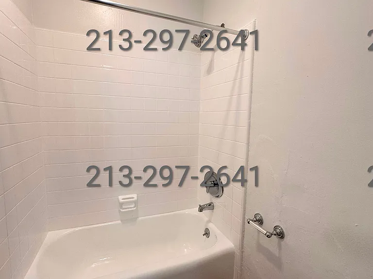 1154 N Gower St #19 — Photo 7
