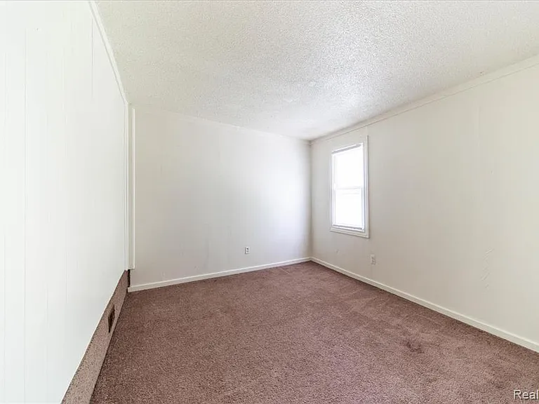 4335 Territorial Rd #B — Photo 9