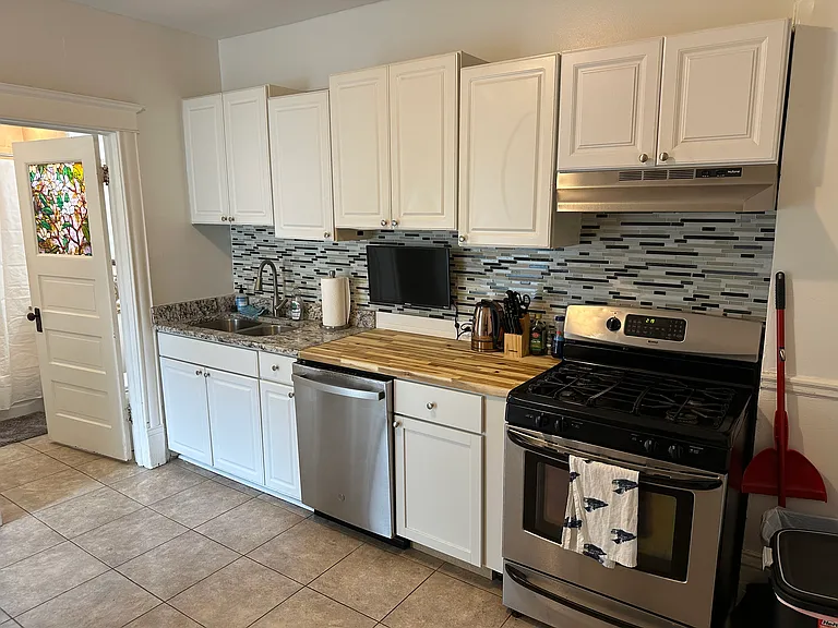 2115 University Ave NE #2 — Photo 11