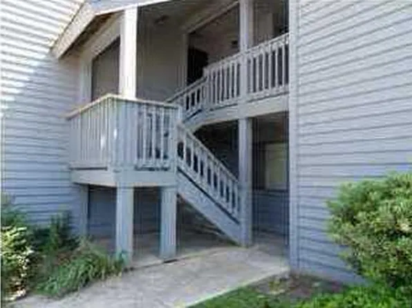 8471 Yadkin Cir APT E, North Charleston, SC 29406