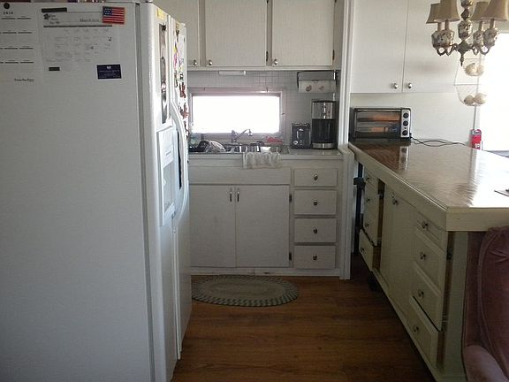 Plenty of cupboards!