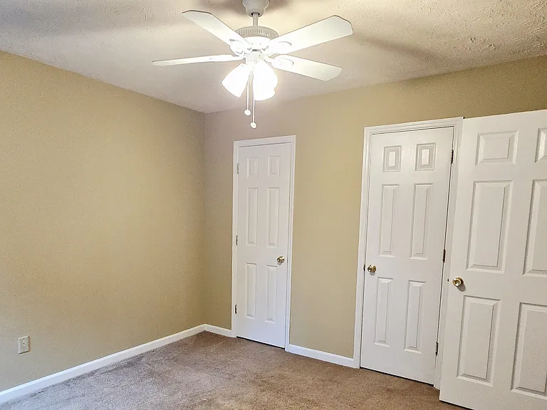 504 Huntington Rd — Photo 2