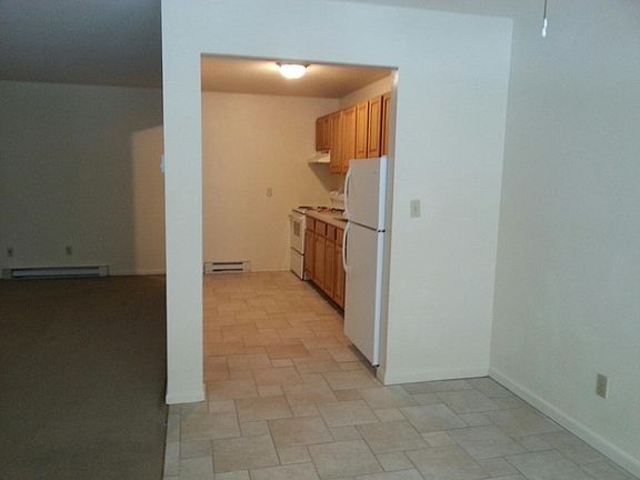 3rd image of 1033 Whalley Ave