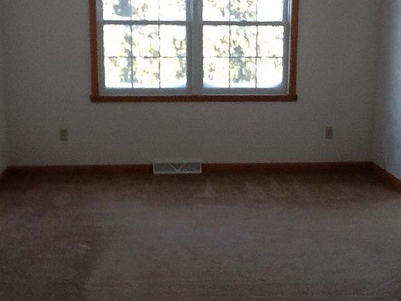 4th image of 841 Lowell Ave