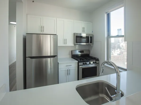 556 Third Avenue image 1 of 14