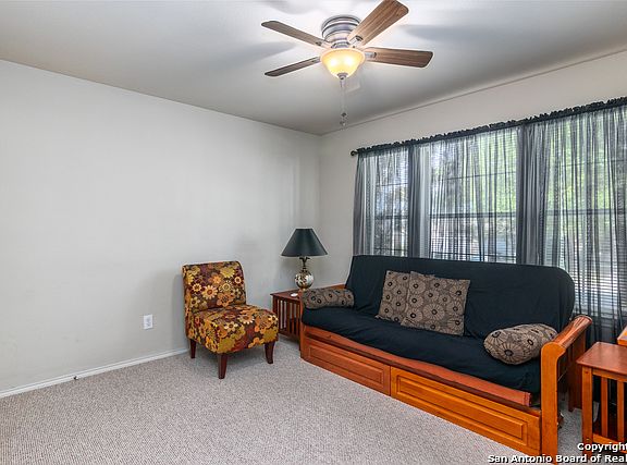 3rd image of 1011 Magnolia Fld