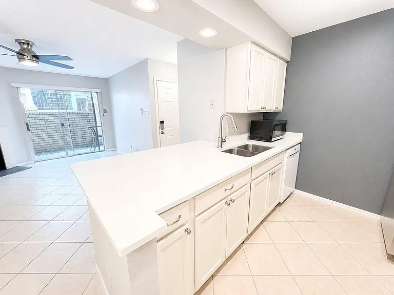 2120 El Paseo St #2305 — Photo 6