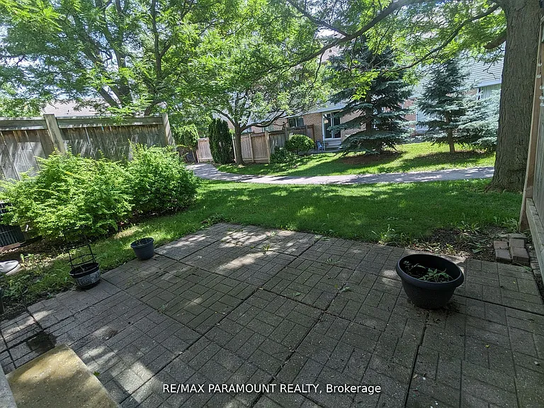 37 Wickstead Ct — Photo 30