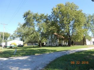 318 Adams Ave, Nokomis, IL 62075