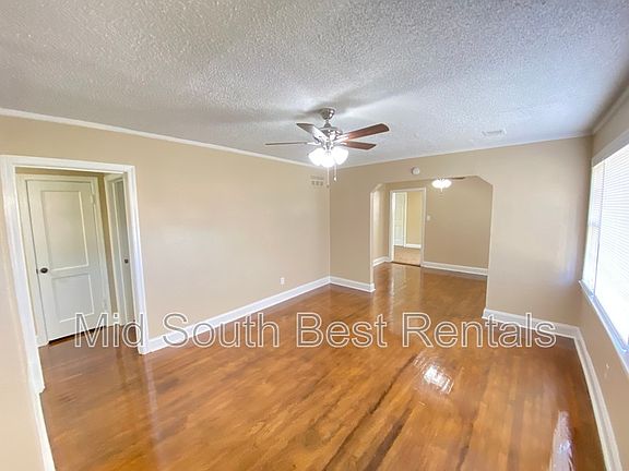 3rd image of 1050 E Shankman Cir