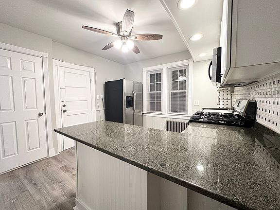 4th image of 59 Carolina Ave #2