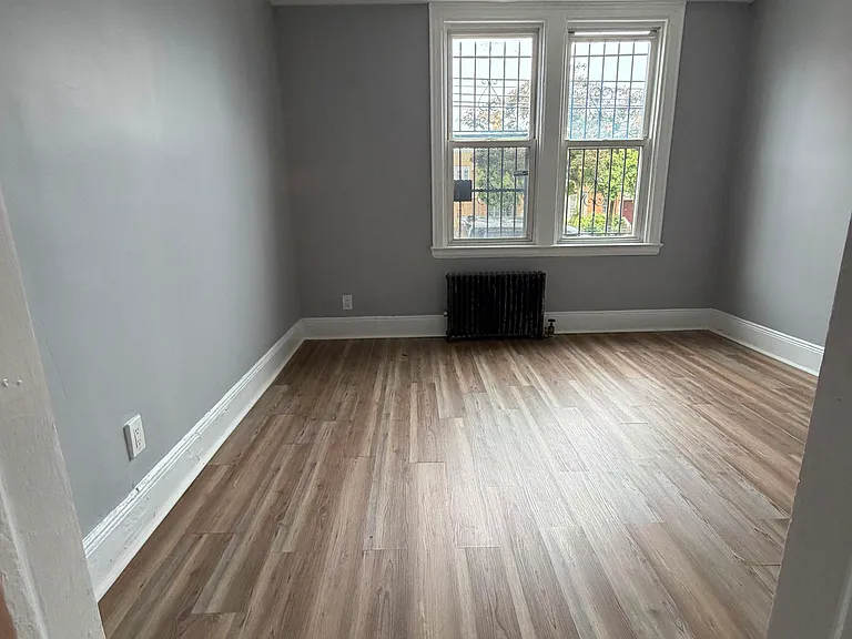 544 Grove St #2 — Photo 2