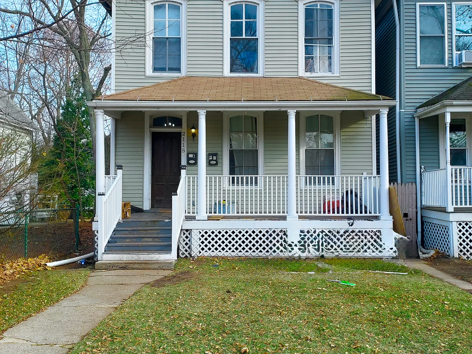 2115 Maple Ave — Photo 1
