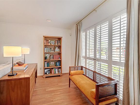 4th image of 6418 Olympia Dr #127