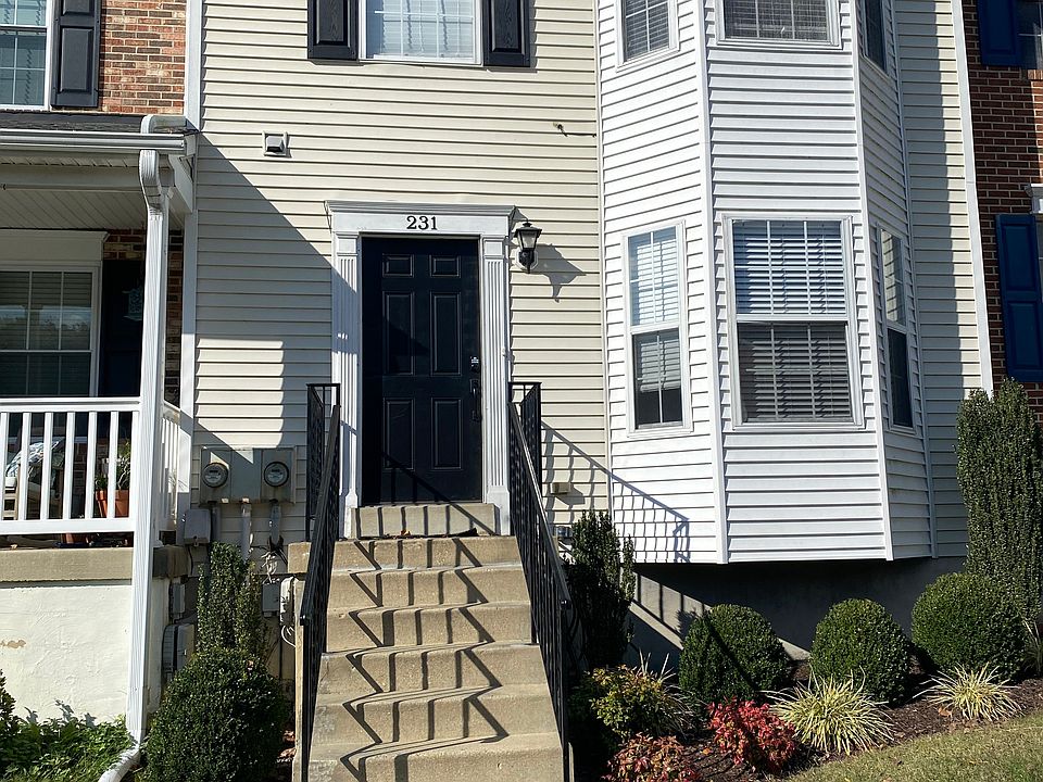 1st image of 231 Charleston Ct